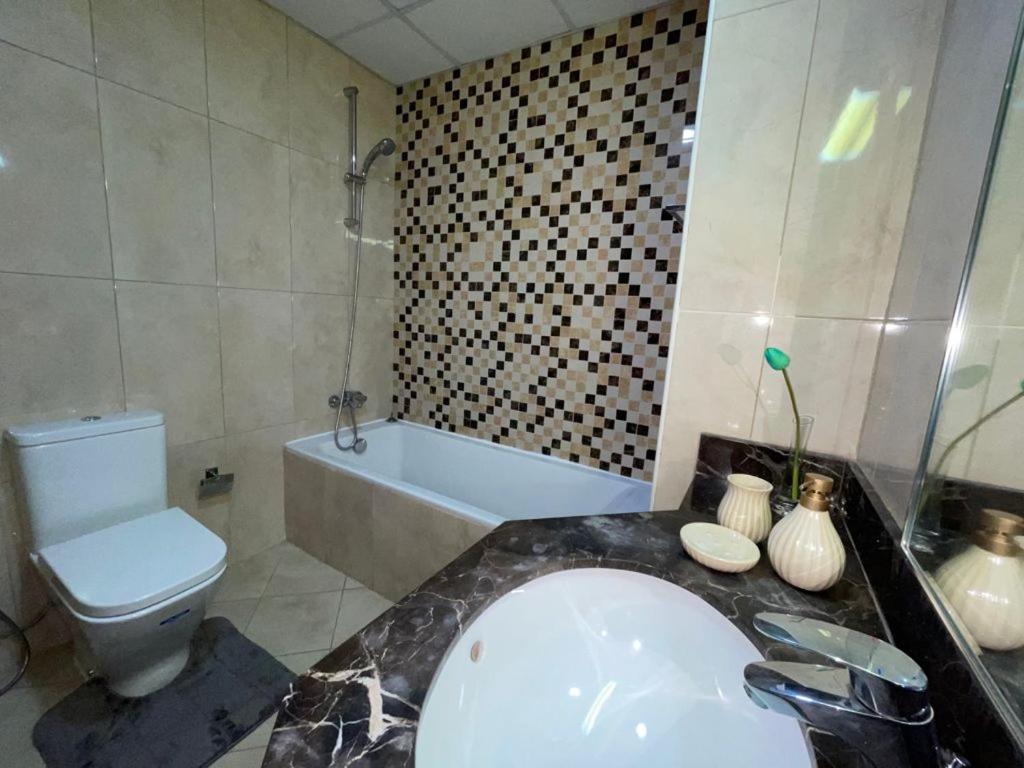 Elite Lux Holiday Homes - Two Bedroom Apartment Direct Metro Access In Al Furjan, Dubai Exterior photo